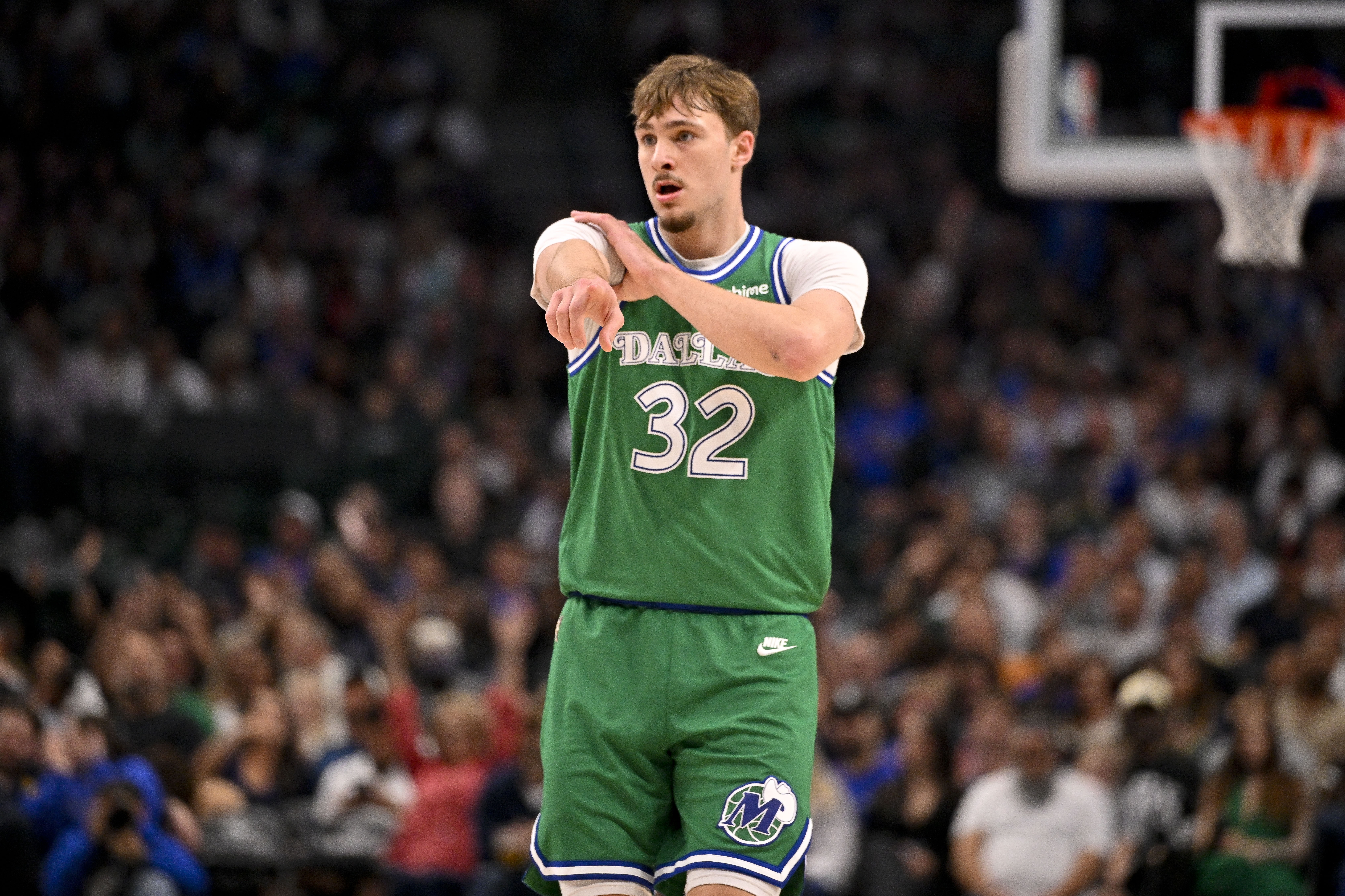 开云体育软件下载安装-稍有回落！弗拉格4月至今场均40.3分断层领跑 乔丹恩比德分列二三